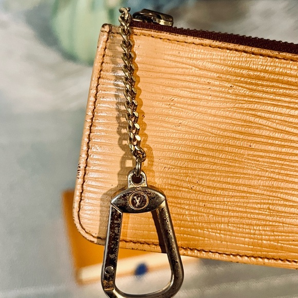Louis Vuitton epi keychain charm coin wallet/makeup - Picture 10 of 13